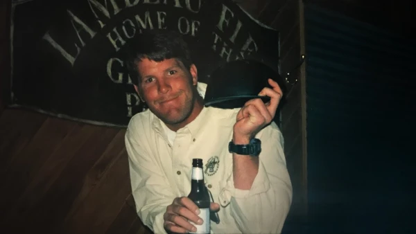 Bí mật giới thể thao: Favre sa ngã - Untold: The Fall of Favre